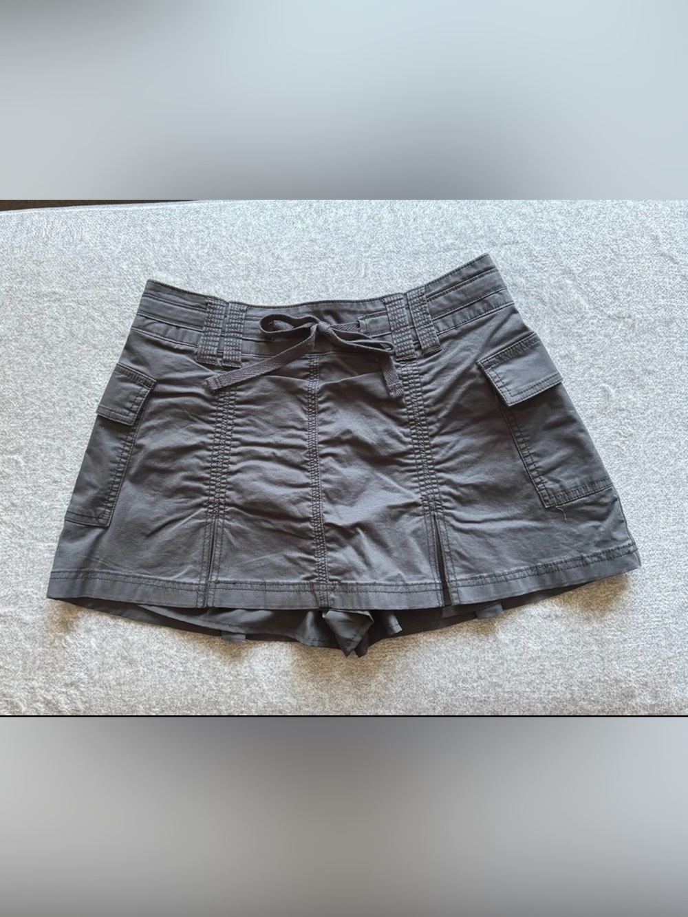 Hollister Cargo Mid-Rise Mini Skirt